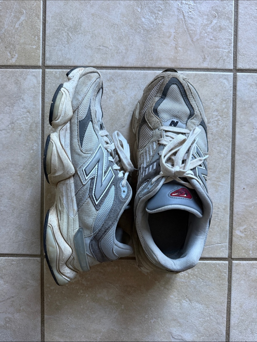 New Balance 960 Men's White and Gray Athletic Sneakers with Subtle Red Accents